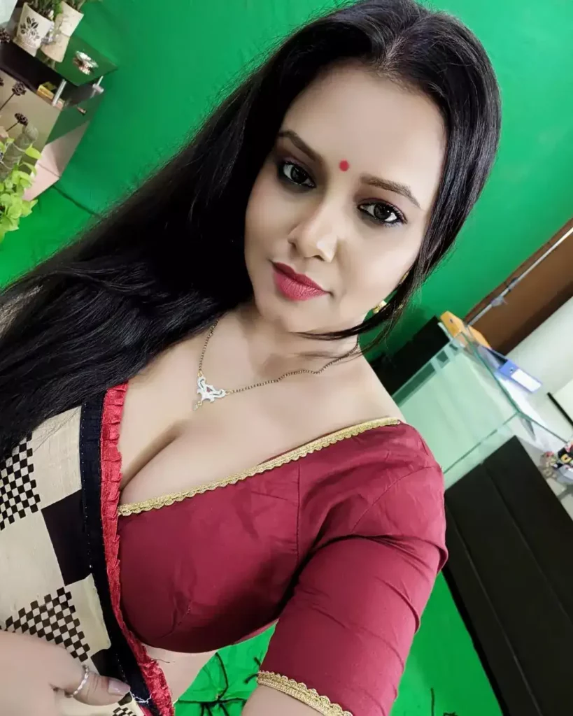 Priya Gamre sexy